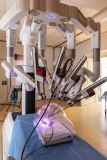 2026-05-29-roboticka-chirurgie-miri-do-vyuky-na-1-lf-uk-se-otevira-nove-centrum-4-1500x1000